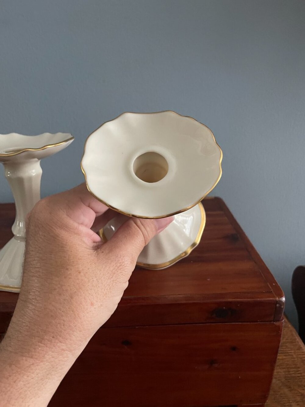 Lenox Symphony Candlestick Holders 24K Gold Trim Ivory Color Pair 4.25" Tall - Picture 4 of 6